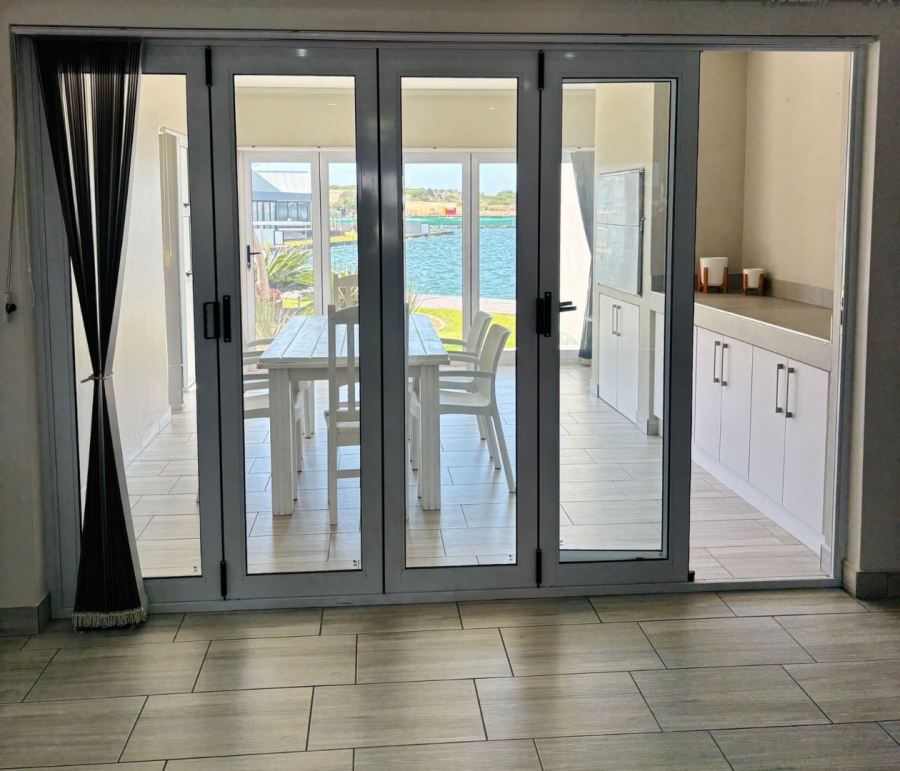 To Let 3 Bedroom Property for Rent in Aston Bay Eastern Cape